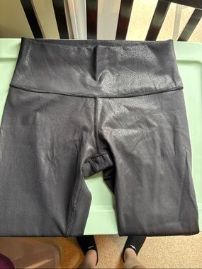 Lululemon High-Waist capri leggings size 8